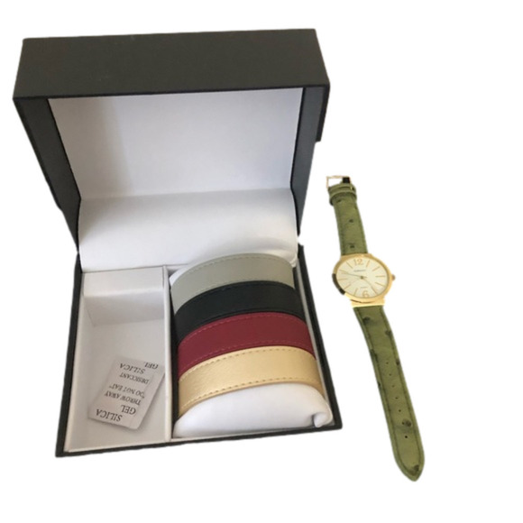 Embassy Quartz Watch with 5 Bands - Picture 1 of 4